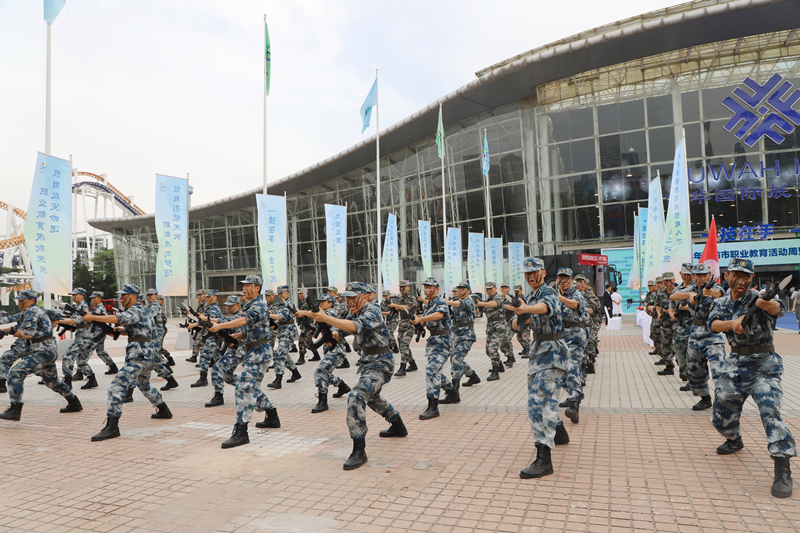 刺杀操表演小.jpg